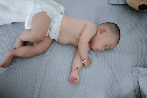 十堰宝宝总是摇头怎么回事